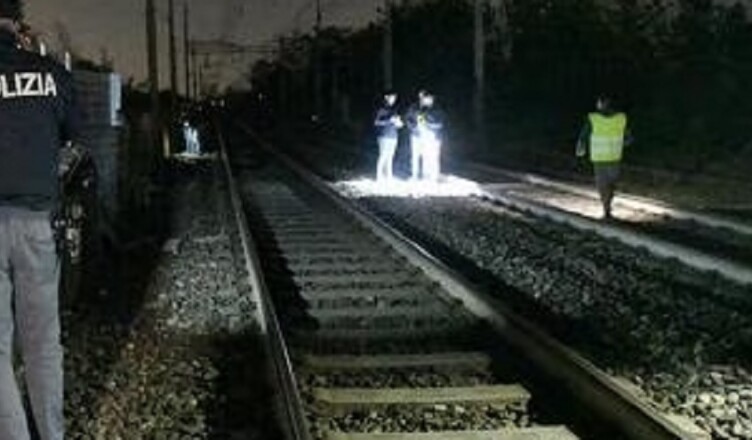 FOTO ARCHIVIO GENERICA BINARI TRENO