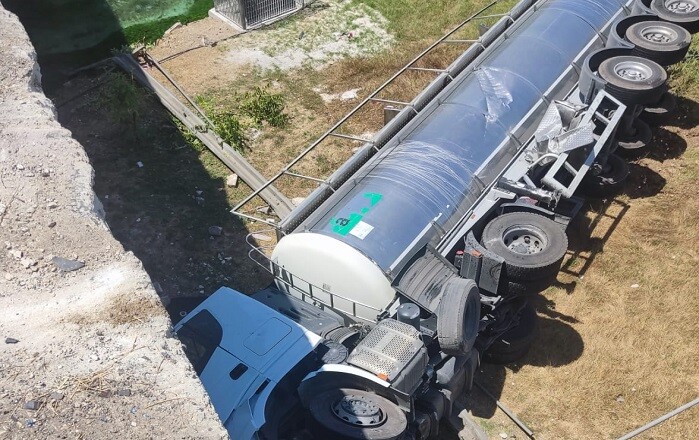 MEZZO PESANTE GIù VIADOTTO CASSINO