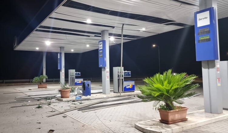 bomba distributore benzina