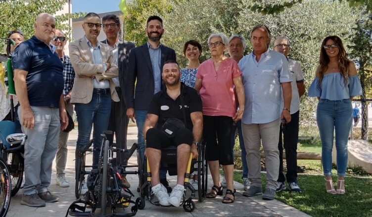 consegna Z-Bike all'atleta paralimpico Francesco Pinna