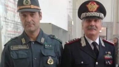 Il Comandante Bruni con il Generale Ricciard