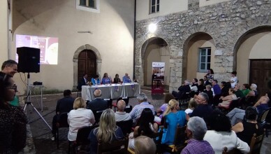 BOVILLE ERNICA ACCOGLIE LE AUTRICI DEL LIBRO SUL CASO SERENA MOLLICONE SUCCESSO DI PUBBLICO E TANTE RIFLESSIONI