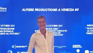 Festival di Venezia Acampora alla Mostra Internazionale d'Arte Cinematografica