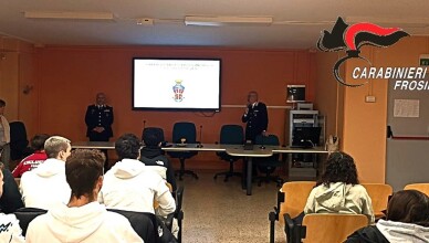 I Carabinieri incontrano gli studenti dell’Istituto I.S. Volta FROSINONE