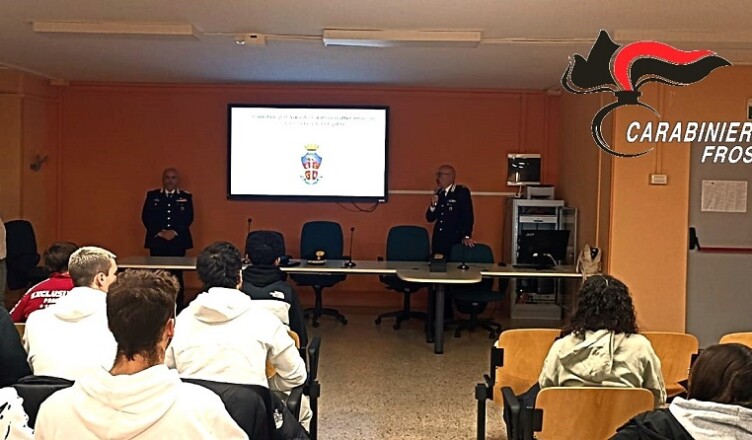 I Carabinieri incontrano gli studenti dell’Istituto I.S. Volta FROSINONE