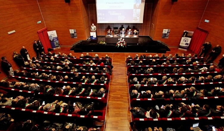 Panoramica platea e palco