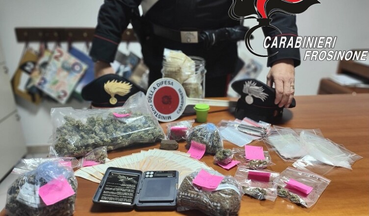 Rinvenuti 360 gr. marijuana e 40 gr. di hashish; arrestato 33enne per spaccio di stupefacenti.