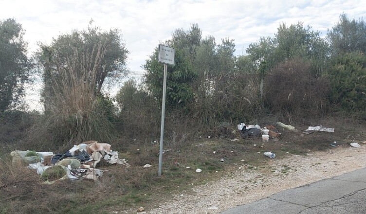 msgc Abbandono dei rifiuti in via Arajetta, il monito di Fare Verde agli incivili