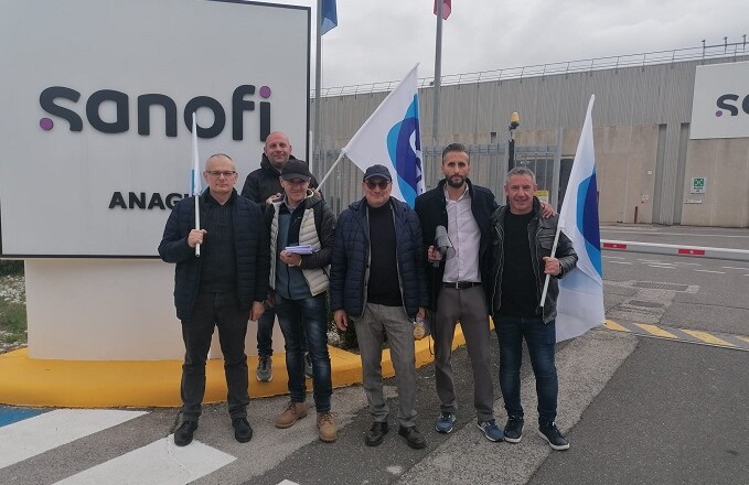 protesta dell'UGL Chimici davanti ai cancelli Sanofi di Anagni