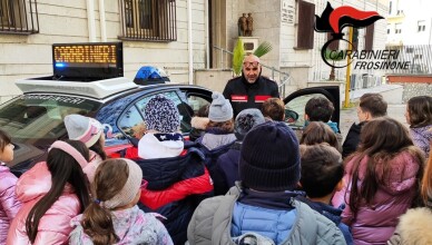 Gli alunni della scuola elementare “La Rinascita” visitano i Carabinieri di Frosinone