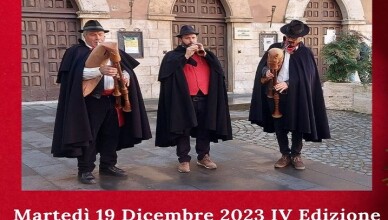 Gli zampognari nel borgo