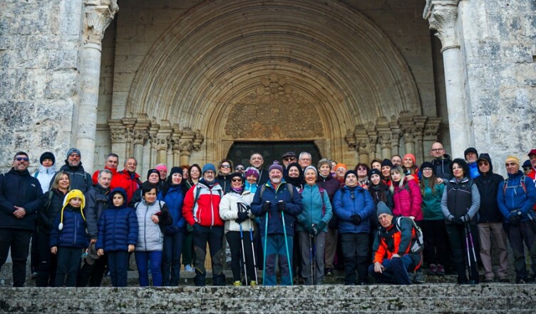 foto gruppo Via Benedicti presso Casamari