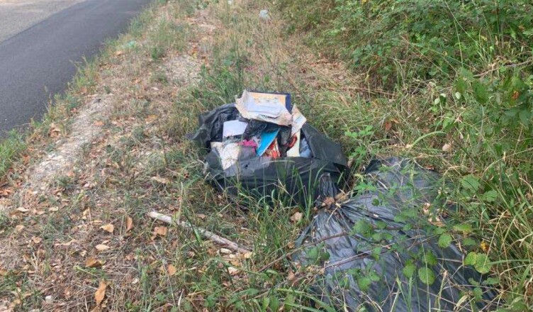 ARCE Abbandonano i rifiuti in strada individuati e multati i responsabili