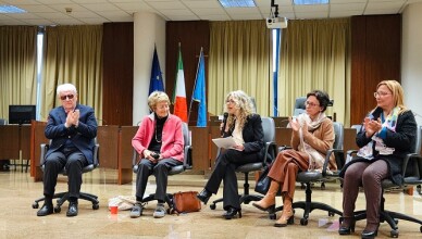 Anna Ferraris Oliverio con Assessore Carletti e dirigenti scolastiche