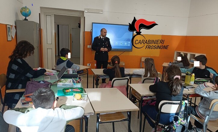 I Carabinieri incontrano gli alunni della scuola primaria collepardo