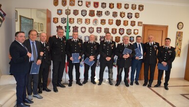 Il Comandante Provinciale, Col. Gabriele Mattioli, saluta i Carabinieri che vanno in congedo