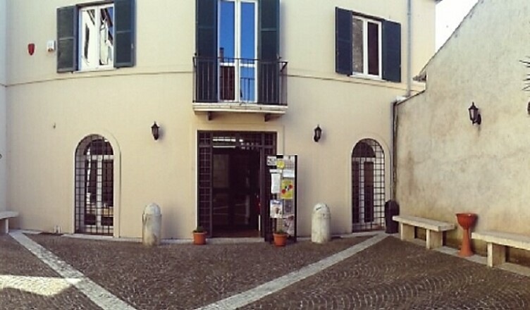 biblioteca civica di Cori