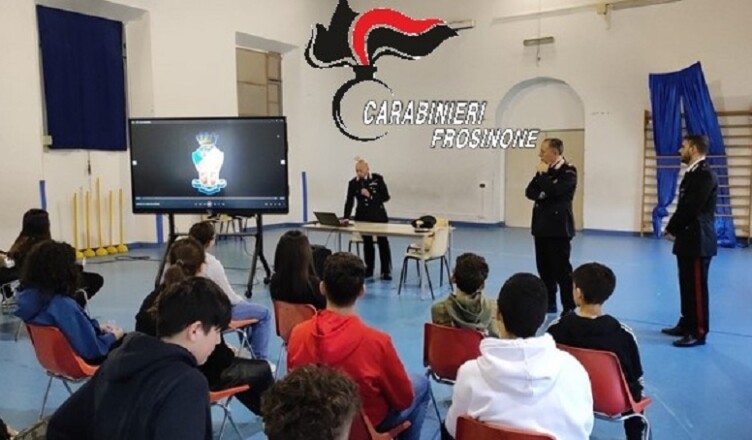 I CARABINIERI INCONTRANO GLI ALUNNI DELLE SCUOLE “DELL’ ISTITUTO COMPENSIVO PRIMO” DI ANAGNI