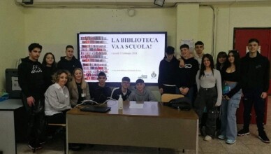 la biblioteca va a scuola