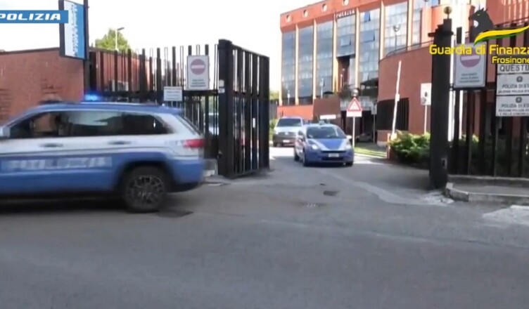 polizia ....