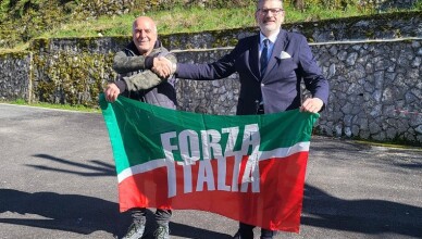 Gianluca Quadrini da il benvenuto in Forza Italia a Nazareno Savelli