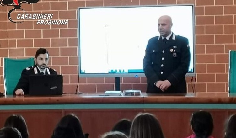 l’Arma dei Carabinieri incontra le scuole dell’ Istituto Comprensivo a Morolo