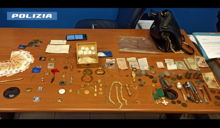 polizia refurtiva rubata