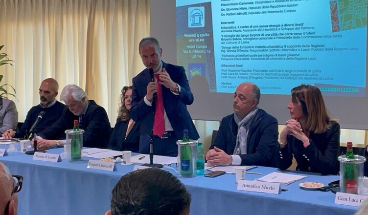 GRANDE SUCCESSO PER LA PRESENTAZIONE DELLA CONVENZIONE SULLA DELEGA DELLE FUNZIONI URBANISTICHE A LATINA, CIACCIARELL
