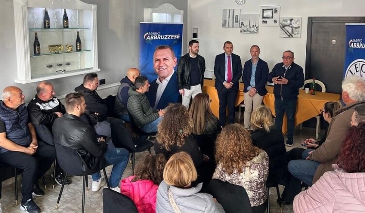 IN TANTISSIMI AD AQUINO PER SOSTENERE MARIO ABBRUZZESE