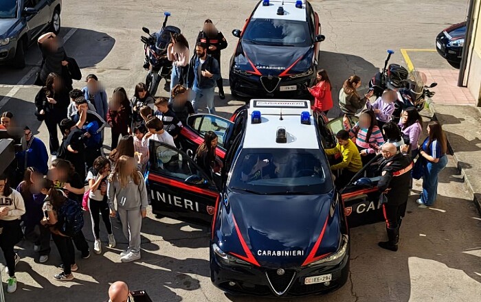 La scuola Secondaria di I Grado Aldo Moro visita i Carabinieri di Frosinone