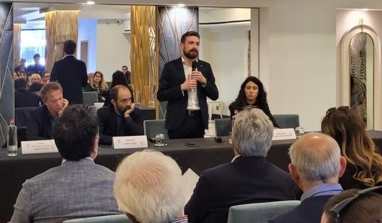 PD FROSINONE, SUCCESSO PER “IL DOVERE DELL’ALTERNATIVA A CASTROCIELO”