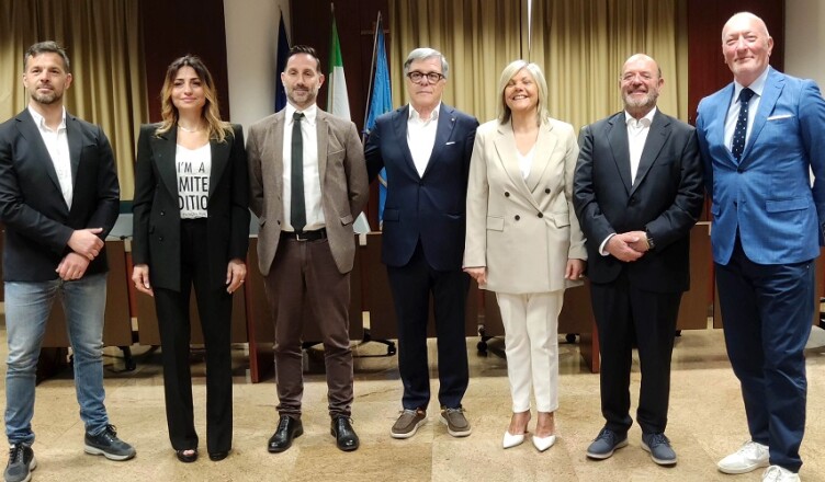 Sindaco di Cisterna Mantini presenta la nuova Giunta comunale