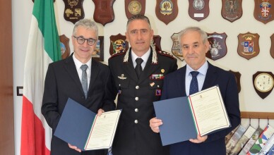 Il Comandante Provinciale, Col. Gabriele Mattioli, saluta i Luogotenenti Carica Speciale che vanno in congedo, Antonio DE SANTIS e Gaetano CAMPANELLA