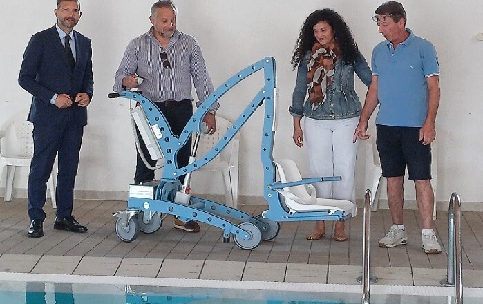 ROCCASECCA, UN SOLLEVATORE ELETTRICO PER PERMETTERE A TUTTI DI UTILIZZARE LA PISCINA