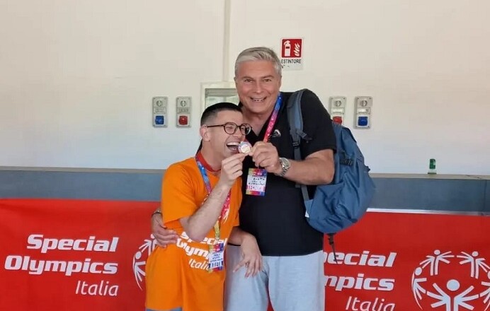 SPECIAL OLYMPICS, IL SANDONATESE VALENTINO PESCE ORO NEL NUOTO