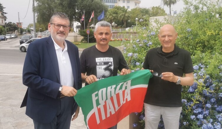 L'Assessore Comunale Rocco Siminelli aderisce a Forza Italia