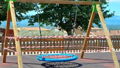 ROCCASECCA, DI NUOVO VANDALIZZATA L’AREA GIOCHI DI PIAZZA MERCATO