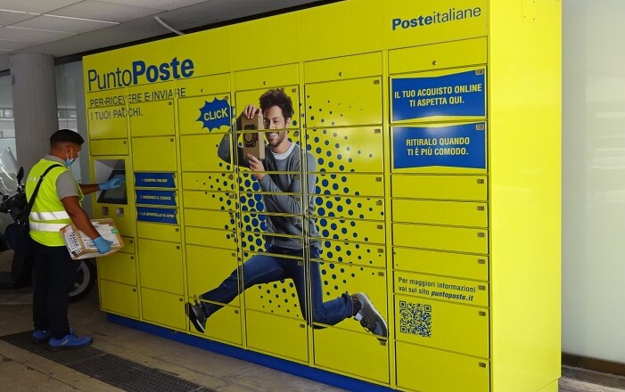 LOCKER....