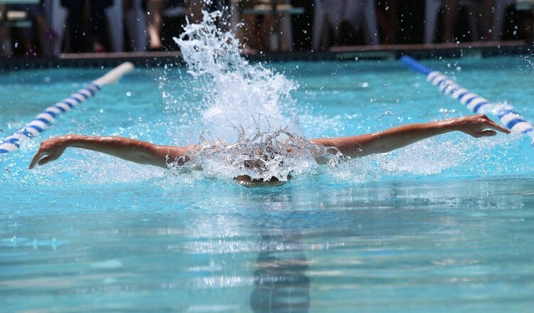 PISCINA NUOTO