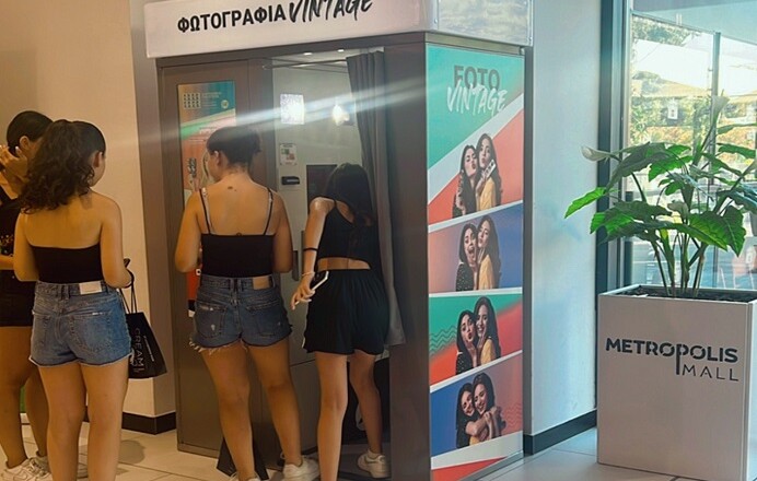 Sbarca a Cipro la prima cabina fototessera