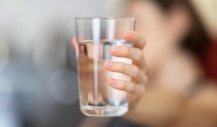 bicchiere d'acqua