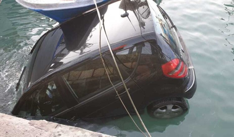 formiaautofinisceinmarealporto