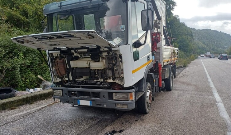 MOTORE IN FIAMME A SANT’ELIA FIUMERAPIDO