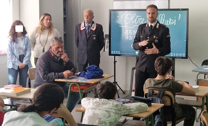 San Donato Val di Comino (FR) – I Carabinieri in servizio ed in congedo incontrano i giovani delle scuole