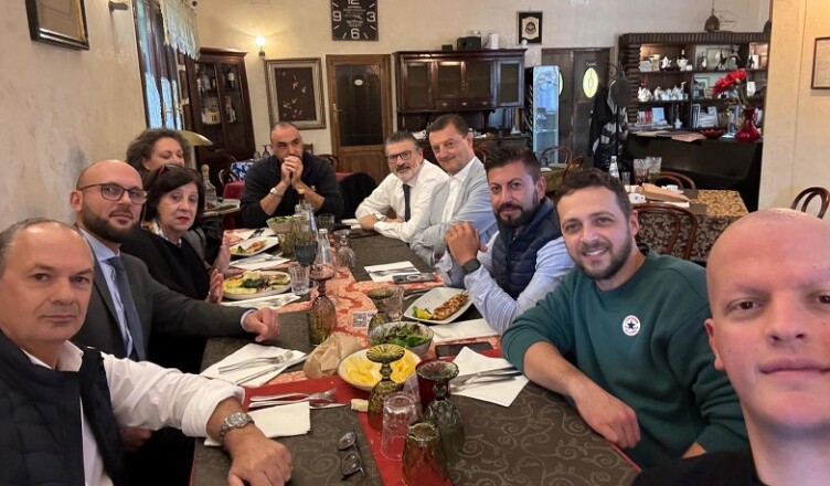 Unità e Collaborazione per il Futuro della Regione