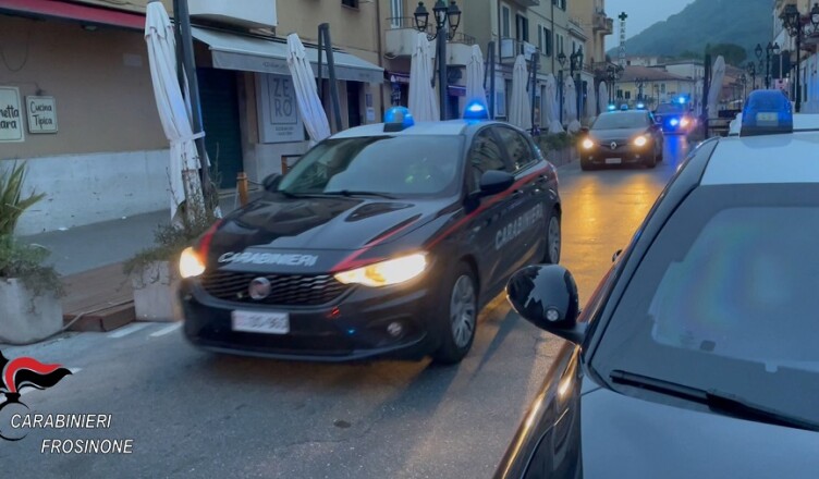 CARABINIERI ISOLA...