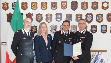 Dopo oltre trentanove anni di servizio nell’Arma dei Carabinieri, ieri si è congedato il Maresciallo Ordinario Mario VALERIANI