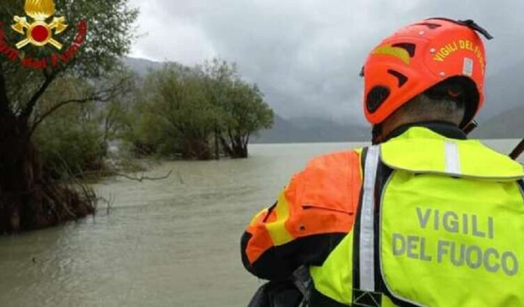 Esce di casa per incontrare un amico, ragazzino di 16 anni ritrovato morto e senza vestiti nel fiume