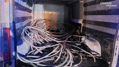 RUBANO CAVI DI RAME DA UN IMPIANTO FOTOVOLTAICO