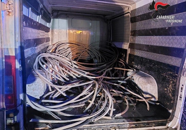 RUBANO CAVI DI RAME DA UN IMPIANTO FOTOVOLTAICO